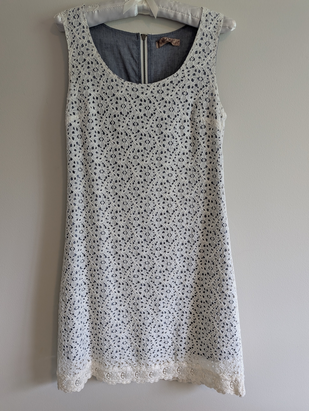 White Lace Sleeveless Shift Dress